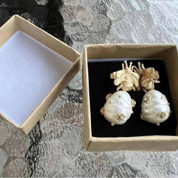 Gorgeous Bee Baroque Freshwater Pearl Drop Earrings Matte stainless steel - Picture 10 of 10